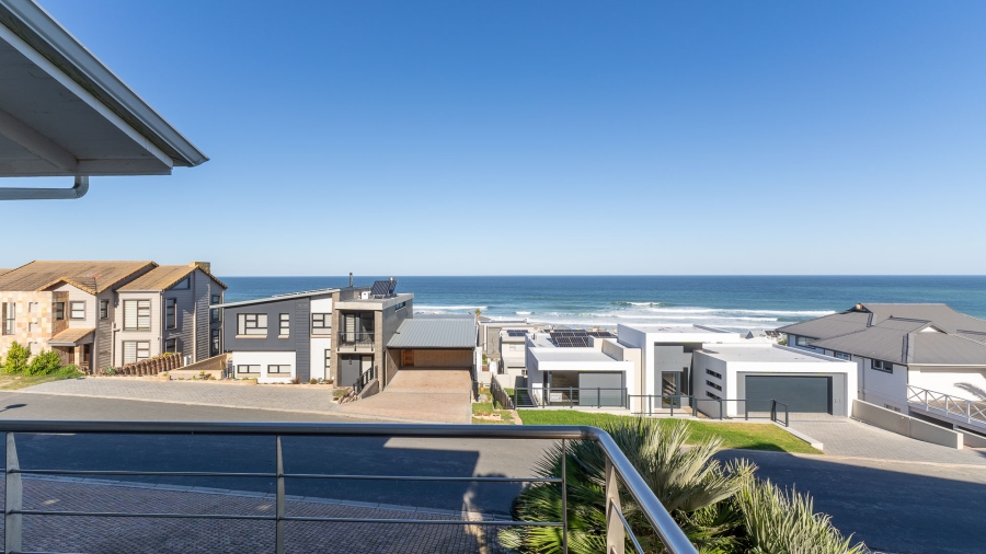 3 Bedroom Property for Sale in Pienaarstrand Western Cape